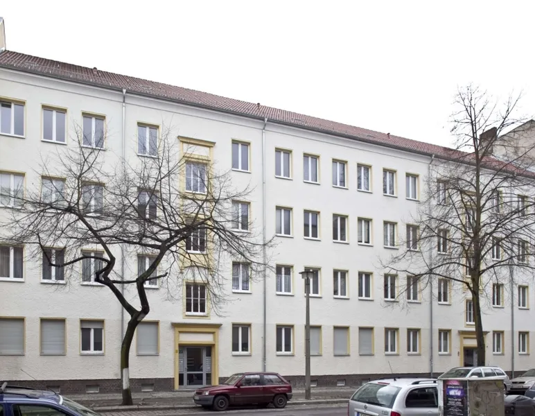 Tapezier- und Malerarbeiten an den Wänden sind durch die neuen Mieter:innen durchzuführen — photo 1